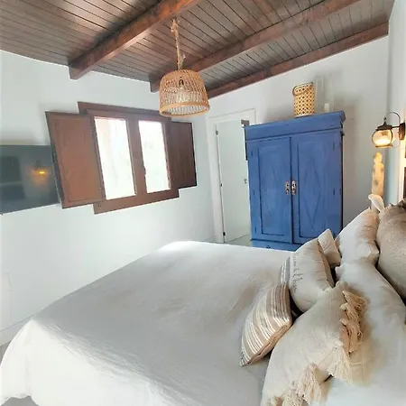 Aura Villa *