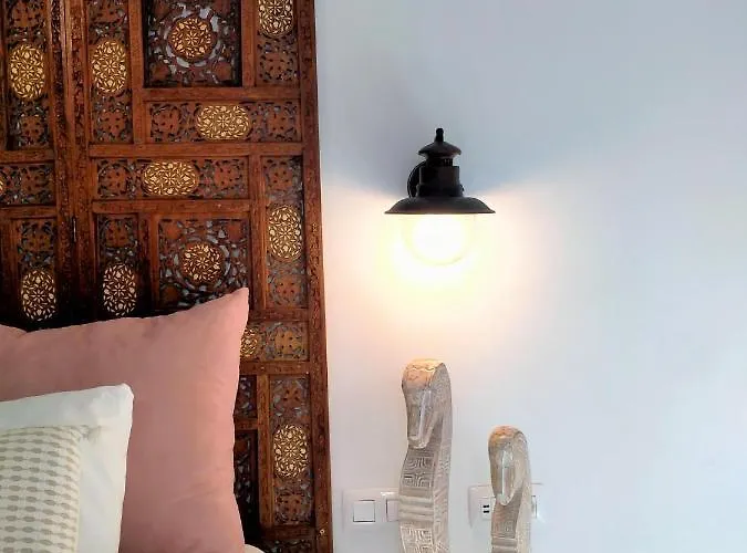 Aura *